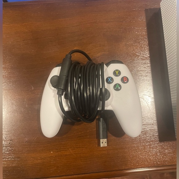 Xbox One S Console Bundle - Picture 12 of 12